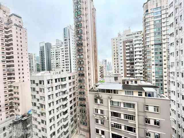 Happy Valley - The Valley View 01