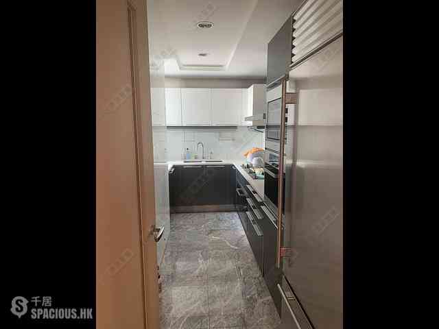 West Kowloon - The Cullinan (Tower 21 Zone 2 Luna Sky) 07
