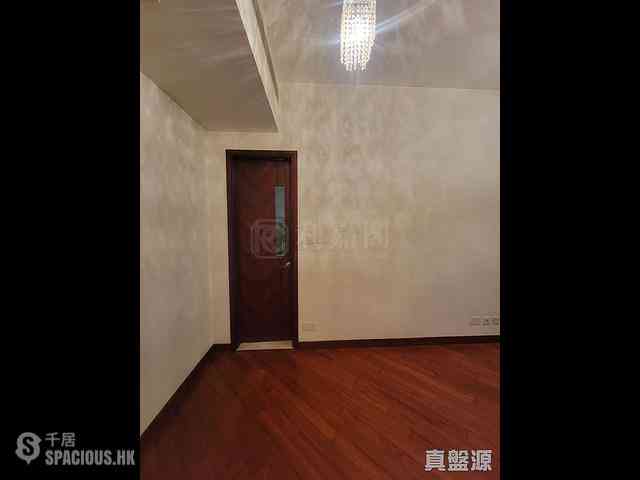 Yau Ma Tei - The Coronation Tower 3 03