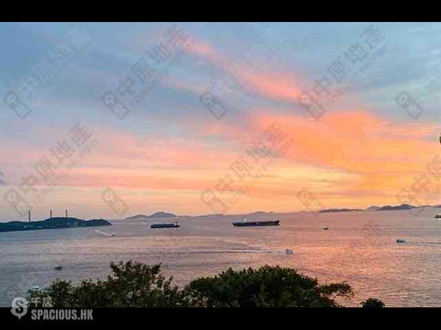 Pok Fu Lam - Villas Sorrento 01