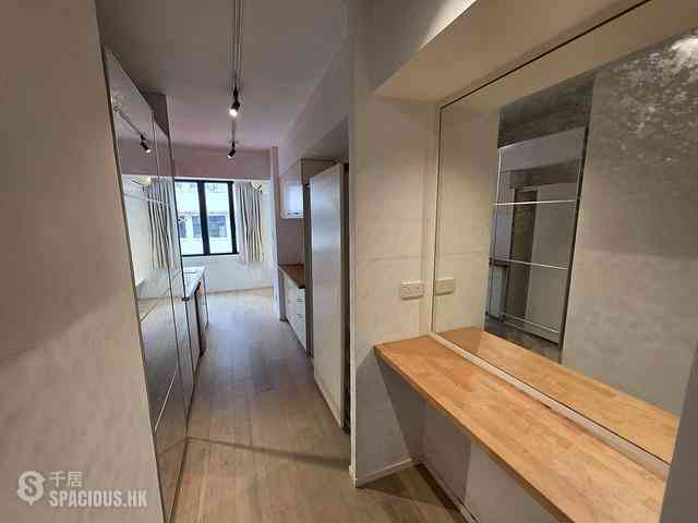 Sheung Wan - 183, Queen's Road West 11
