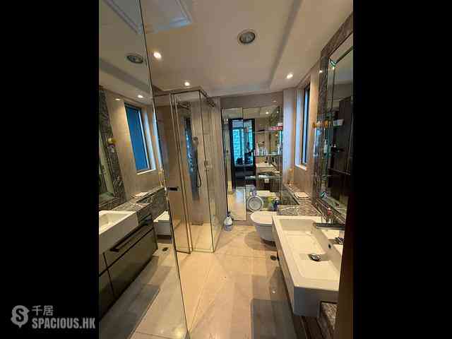 Wan Chai - The Avenue Phase 1 Block 5 03