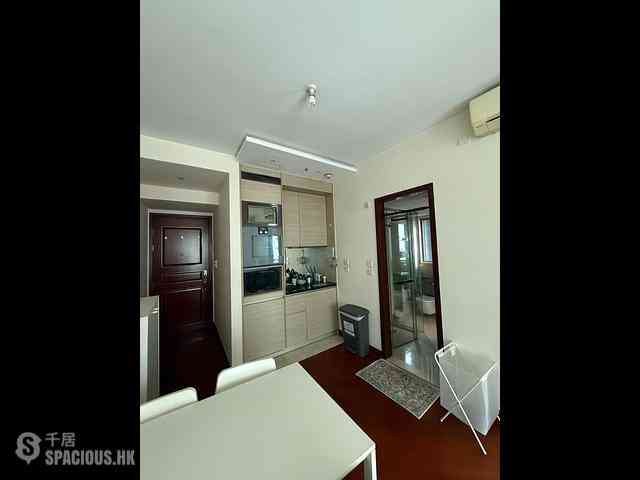 Wan Chai - The Avenue Phase 1 Block 5 04