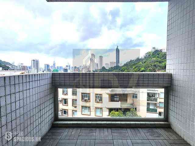 Happy Valley - Yun On Terrace 02