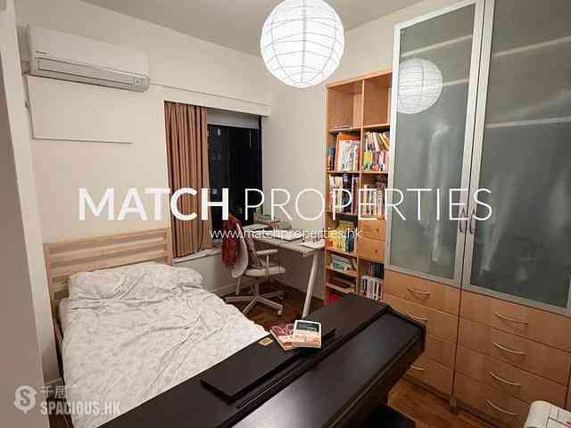 Mid Levels Central - Elegant Terrace 02