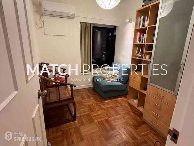 Mid Levels Central - Elegant Terrace 04