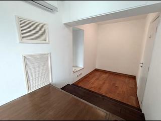Soho - Centrestage Block 2 08