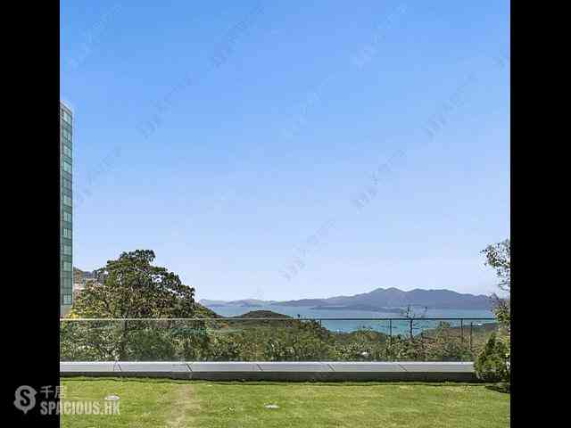 The Peak - 3 Plunkett's Road 01