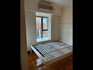 Kennedy Town - University Heights Block 2 05
