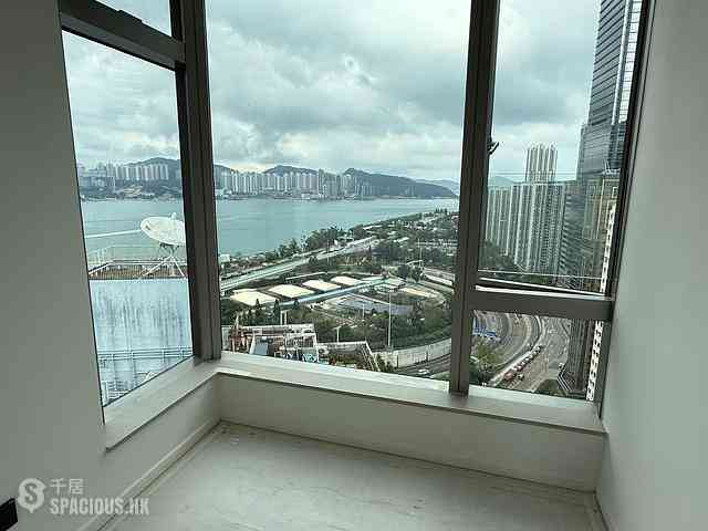 Quarry Bay - Finnie 02