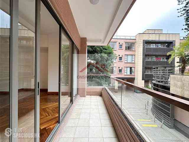 Stanley - Ho's Villa 01