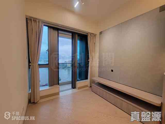 Cheung Sha Wan - Grand Victoria 01