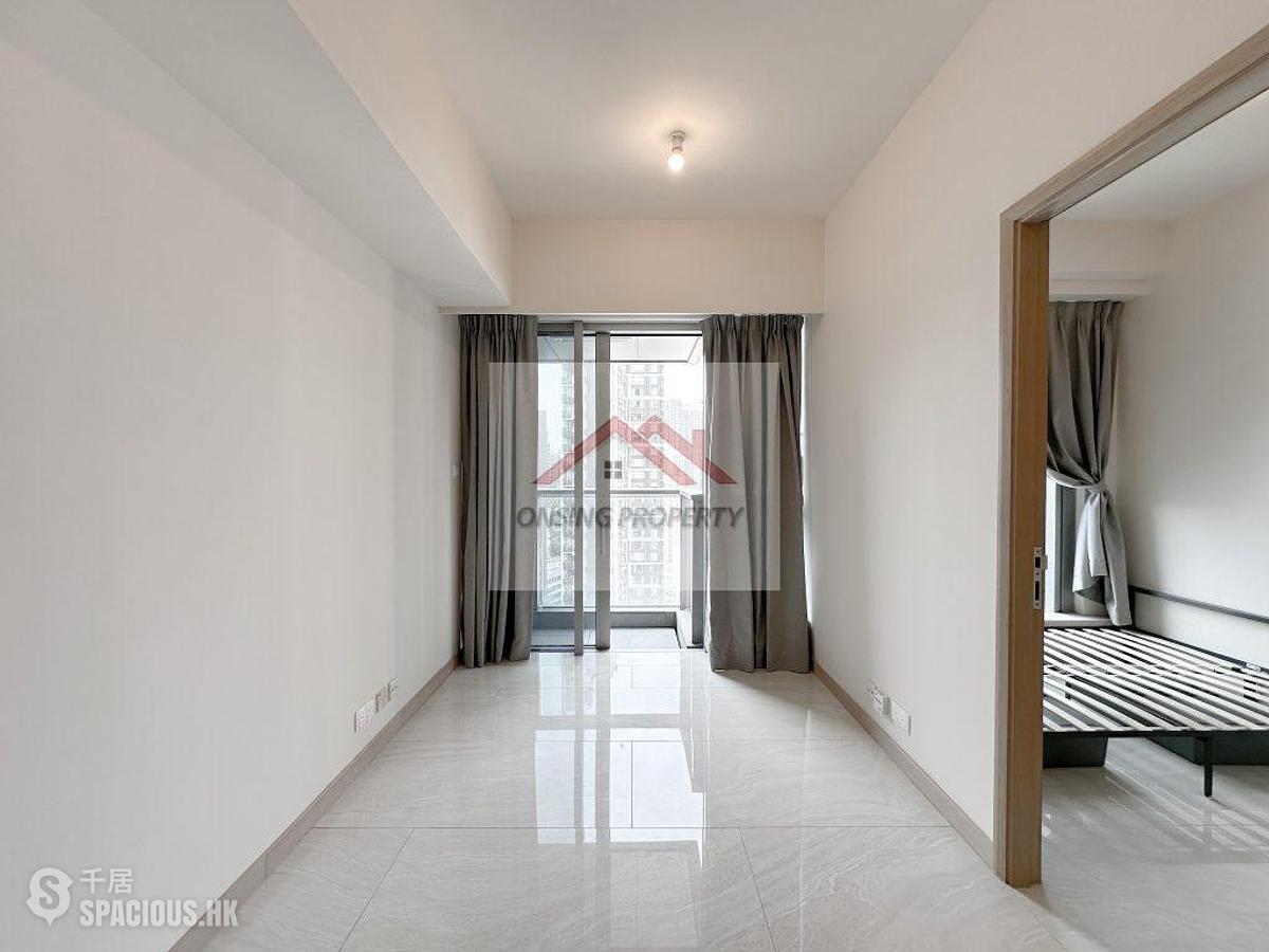 Sai Ying Pun - King's Hill 01