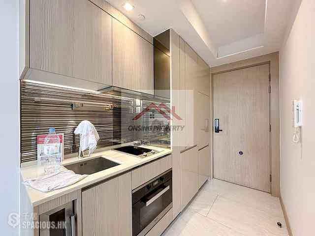 Sai Ying Pun - King's Hill 03