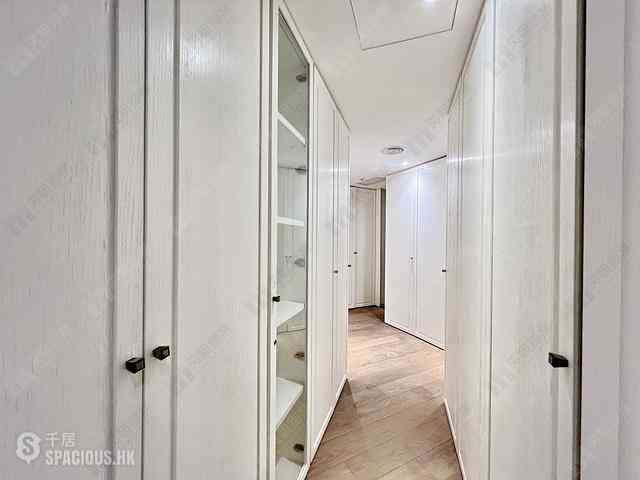 Mid Levels Central - Regence Royale Tower 1 16
