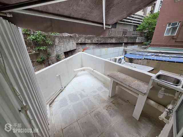 Sai Ying Pun - 204-208, Queen's Road West 01