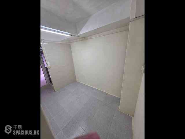 Sai Ying Pun - 204-208, Queen's Road West 06