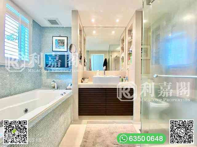 Clear Water Bay - Tai Hang Hau 19