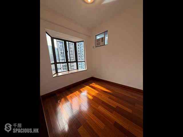 Sai Ying Pun - Kwong Fung Terrace 03