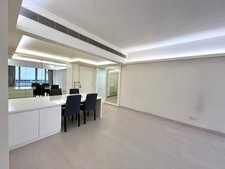 Wan Chai - Convention Plaza Apartments 10