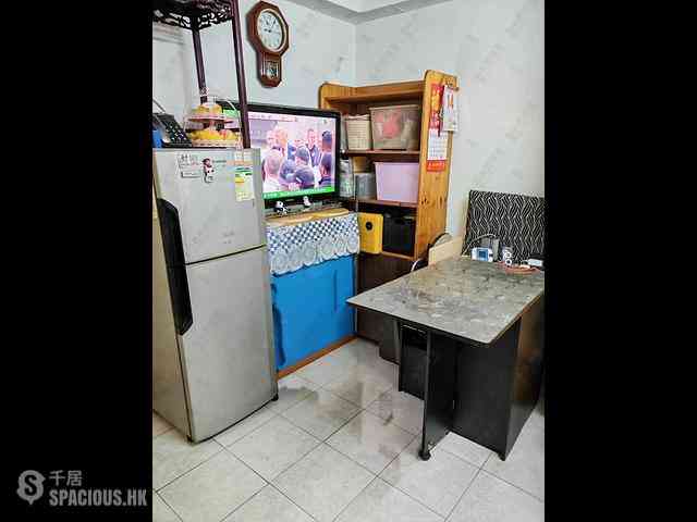 Sheung Wan - Wah Koon Building 02