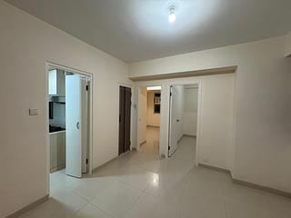 Mid Levels Central - On Fung Building 02