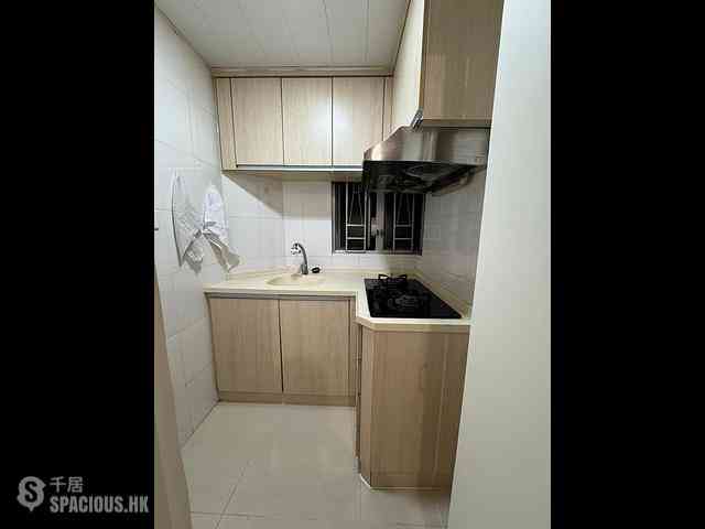 Mid Levels Central - On Fung Building 11