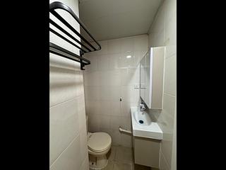 Mid Levels Central - On Fung Building 15