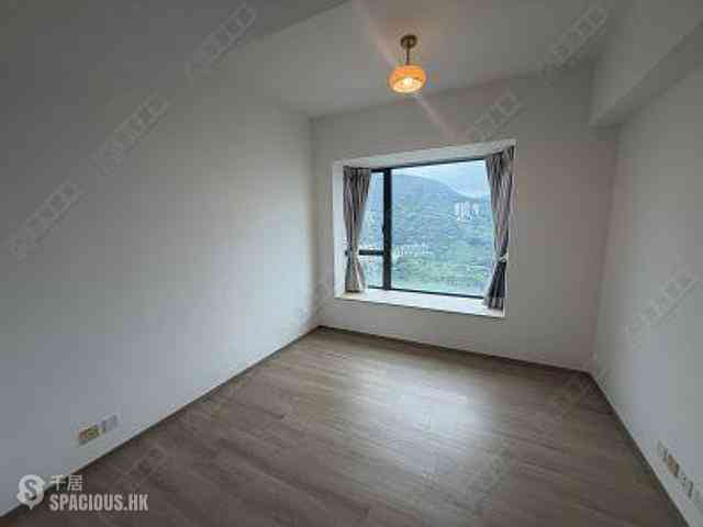 Happy Valley - Broadwood Twelve 03
