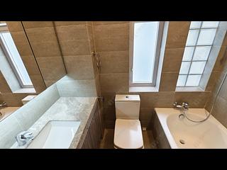 Causeway Bay - Lai Yuen Apartments 02