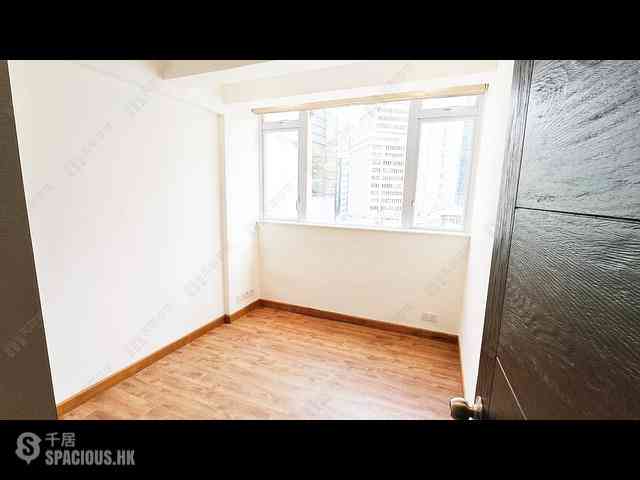 Causeway Bay - Lai Yuen Apartments 06