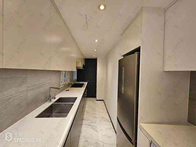 Wan Chai - Phoenix Court Block 4 02