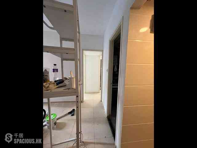 Mong Kok - Hung Wai Building 04