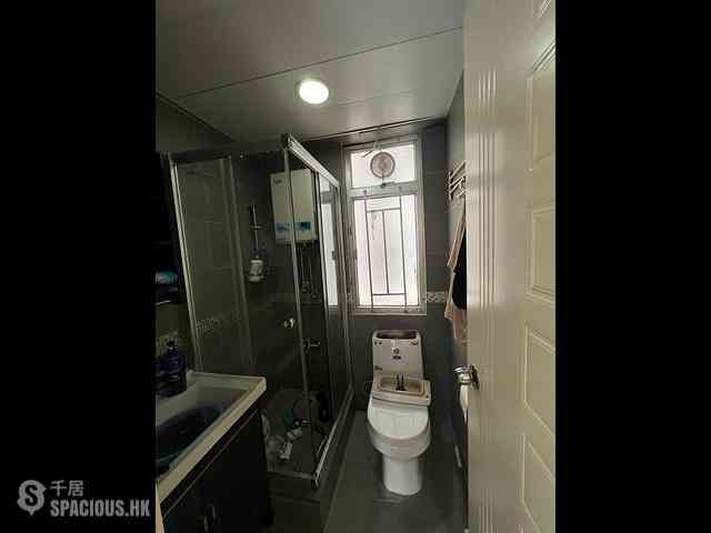 Mong Kok - Hung Wai Building 10