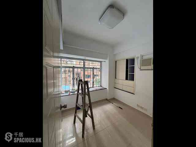 Mong Kok - Hung Wai Building 12