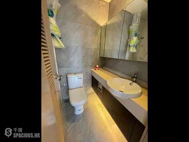 Sai Wan Ho - 18, Upper East 05