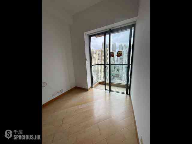 Sai Wan Ho - 18, Upper East 02