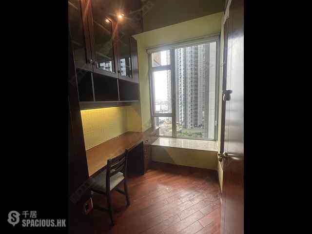 Tai Kok Tsui - One Silversea Tower 7 01