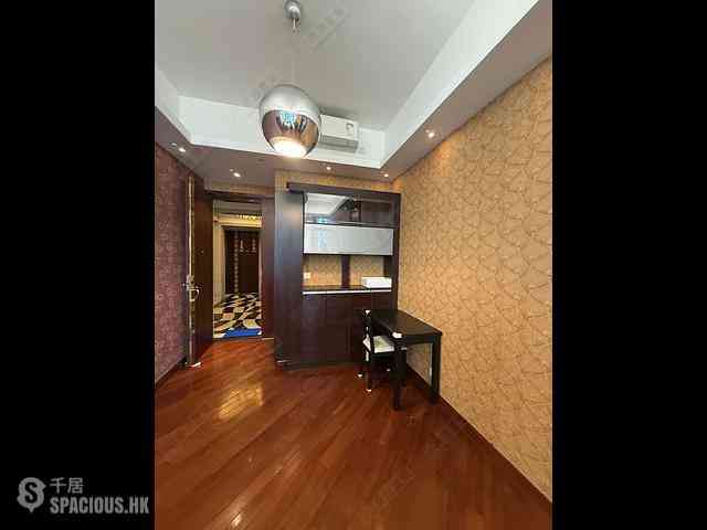 Tai Kok Tsui - One Silversea Tower 7 03