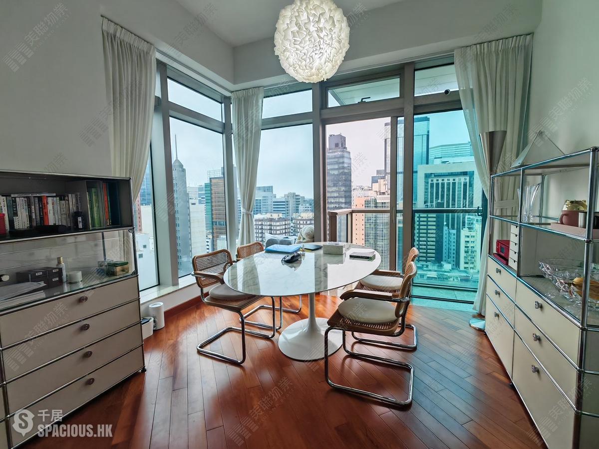 Wan Chai - The Avenue Phase 2 Block 1 01