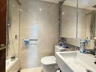 Wan Chai - The Avenue Phase 2 Block 1 04