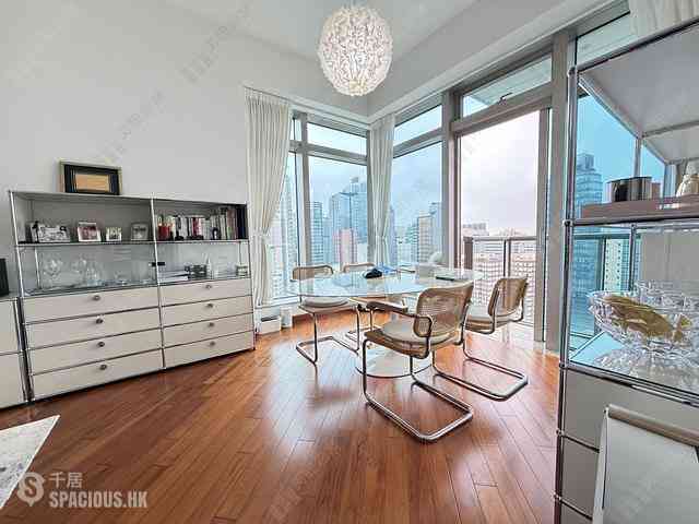 Wan Chai - The Avenue Phase 2 Block 1 08
