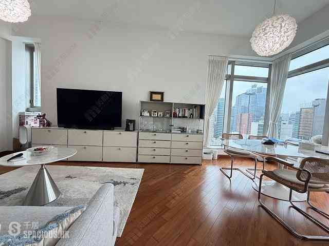 Wan Chai - The Avenue Phase 2 Block 1 09