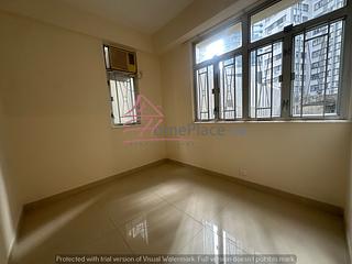 Mid Levels Central - On Fung Building 04