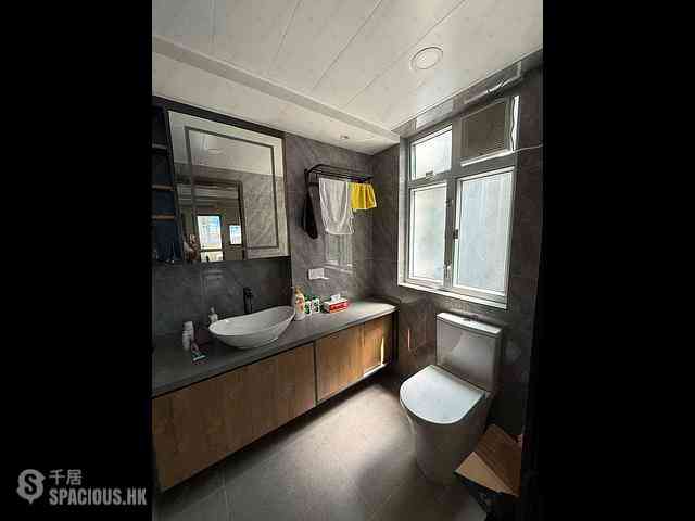 Wan Chai - Golden Jubilee House 06
