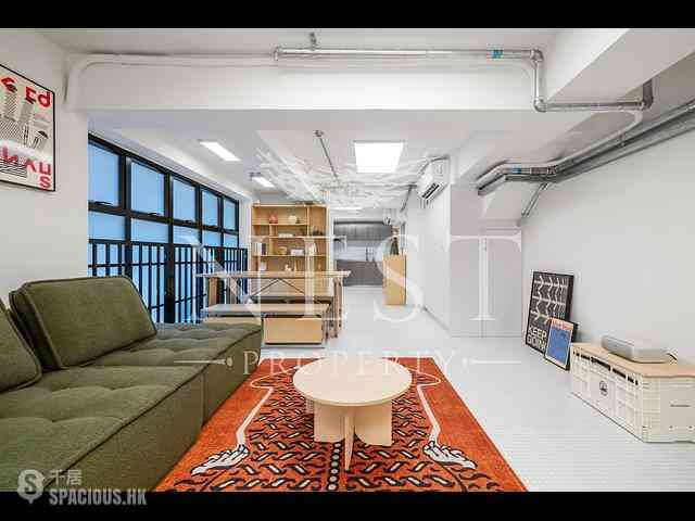 Central - 10, Gage Street 06