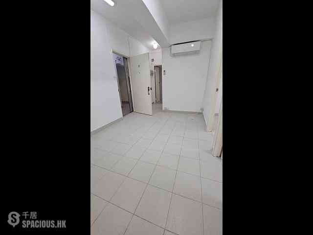 Kennedy Town - Luen On Apartments 03