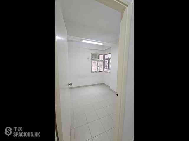 Kennedy Town - Luen On Apartments 05