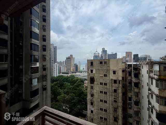 Mid Levels West - Parkway Court 05