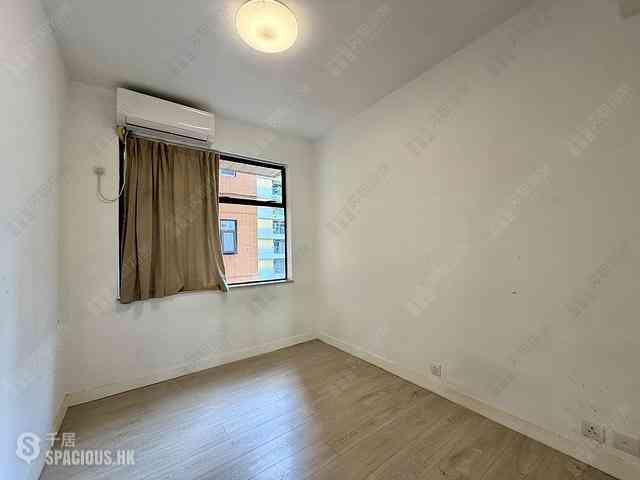 Mid Levels West - Parkway Court 25